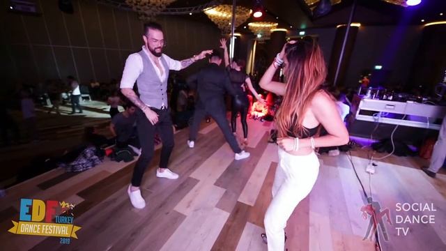 Diego & Selene Tovar - Salsa Social Dancing | Eskişehir Dance Festival 2019 смотреть онлайн
