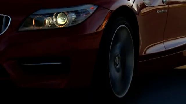 2010 BMW Z4 sDrive35is Driving смотреть онлайн