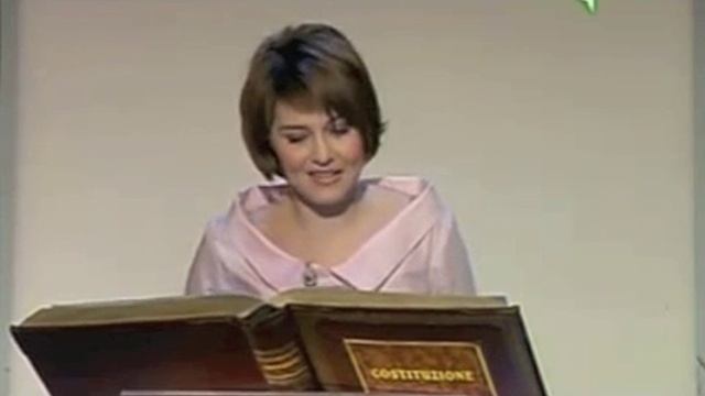 La costituzione sghicia - Paola Cortellesi смотреть онлайн