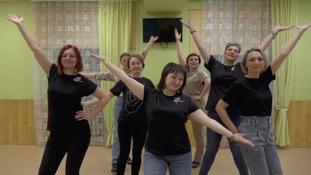 Танцевальный клуб «PRO100 движения» поздравляет с Международным женским днём 8 Марта! смотреть онлайн