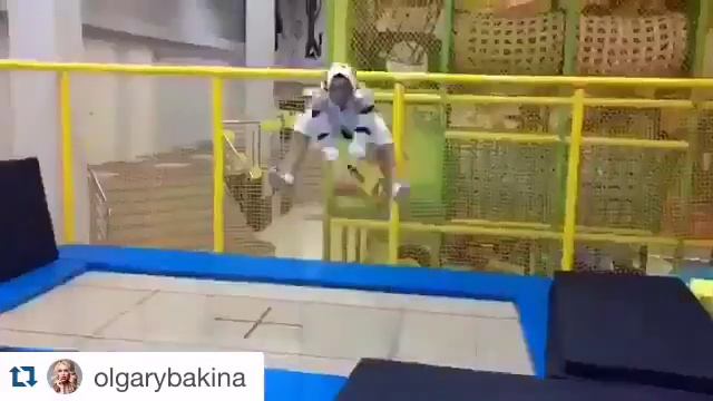 Поздравления на батутной арене от тигрят | JoyJump смотреть онлайн