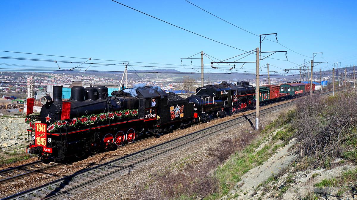 РЕТРО-ПОЕЗД “ПОБЕДА“ c паровозами Эр739-99 и Л-0073 смотреть онлайн