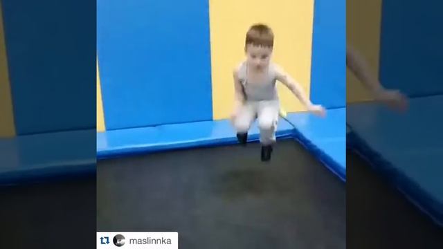 Первые прыжки на арене | JoyJump смотреть онлайн