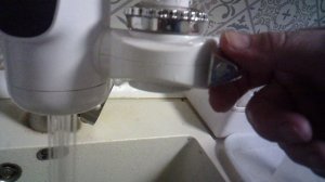 Показываю регулировку холодной и нагретой воды на проточном ЭЛЕКТРОВОДОНАГРЕВАТЕЛЕ ZSW-D03