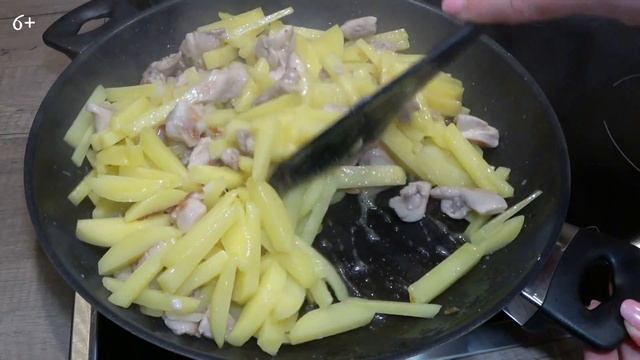 Как жарить картошку с мясом — идеальный рецепт! 🥔🍖 смотреть онлайн