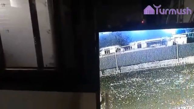 Ошто мамлекеттик имаратына өрт коюлган. Эки адам видеого түшүп калды смотреть онлайн