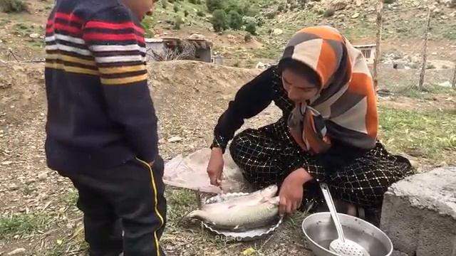 05.05.2024 Строит Уличную Кухню Из Камня На Своей Ферме смотреть онлайн