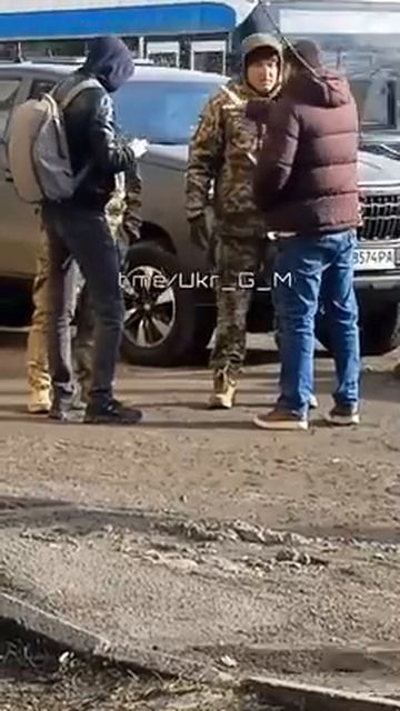 Отлов пушечного мяса на Украине идет полным ходом смотреть онлайн