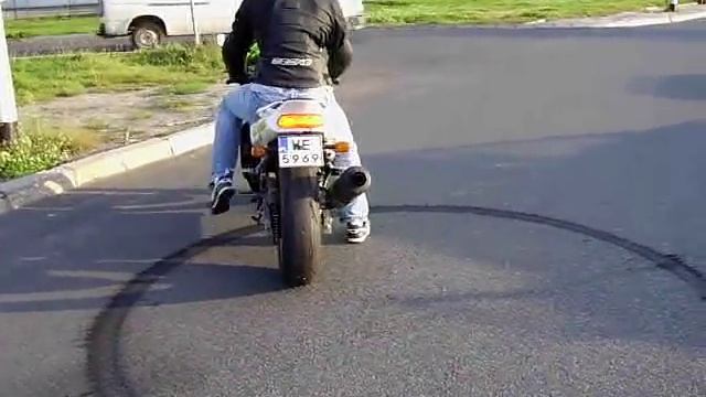 Kawasaki ninja zx6r Palenie gumy смотреть онлайн