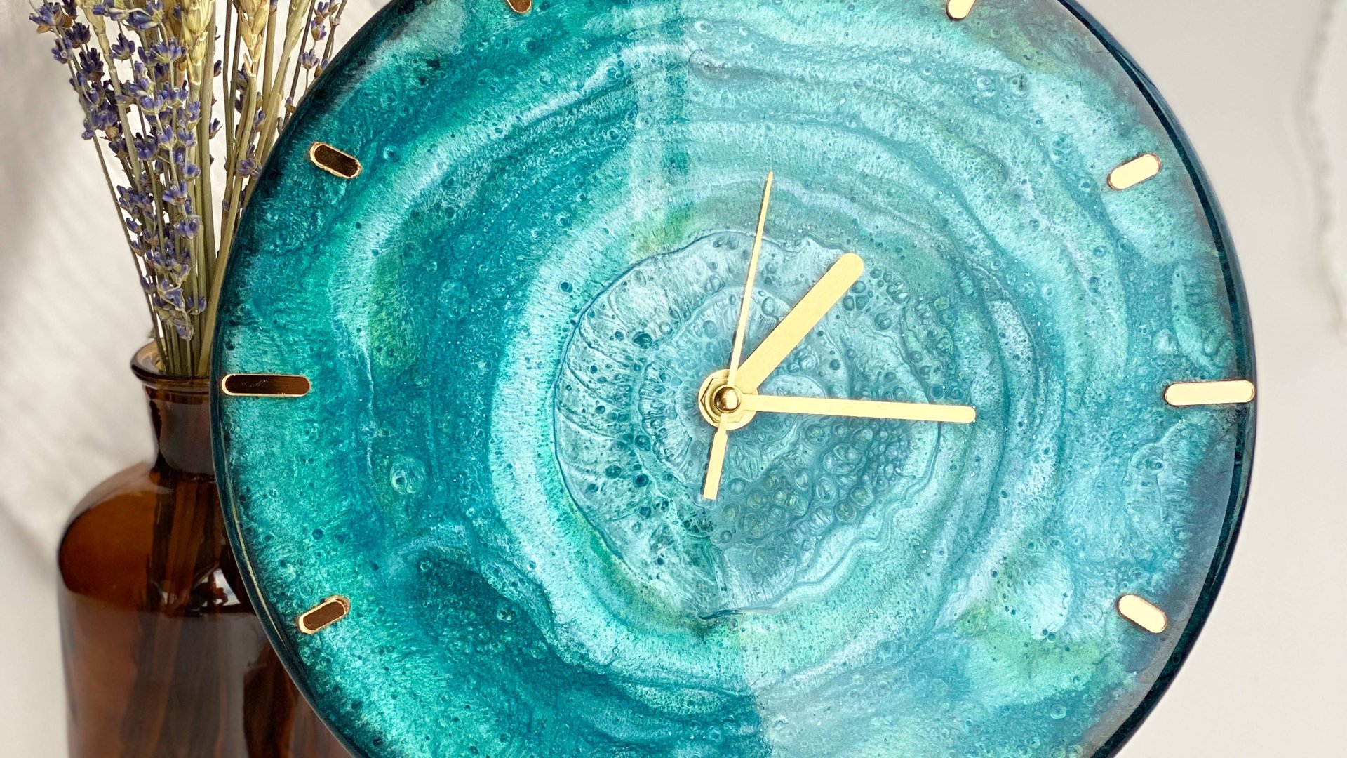 Инструкция по созданию часов из эпоксидной смолы. Набор Аквамарин. Вариант 2 смотреть онлайн