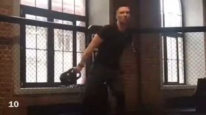 20 крутых упражнений с гирей