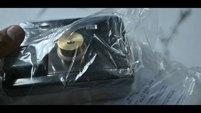 motorized lock unbox and demo !! super smart electronic door lock!! смотреть онлайн