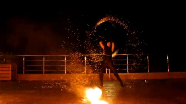 Solaris fire-show Искро-пои в действии смотреть онлайн
