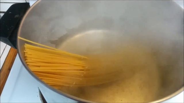Barilla Linguine Fini - Cooking Italian Spaghetti Pasta for dinner DYI Easy Meal смотреть онлайн