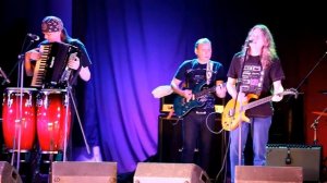 02 ЧиЖ & Co - Ходит дурачок по лесу