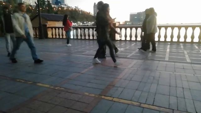 Бард на Спортивной набережной. Владивосток. смотреть онлайн