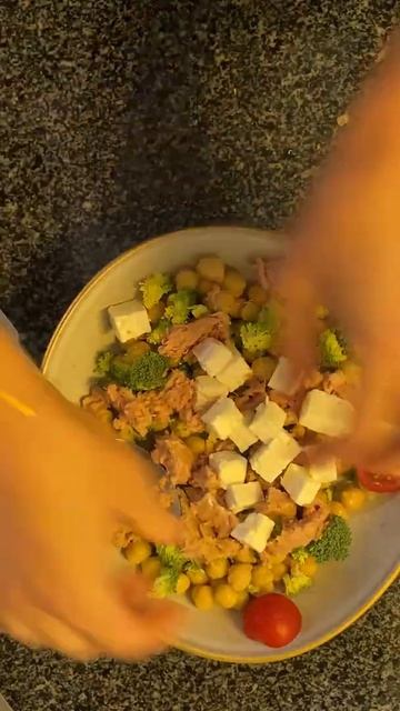 ОБЕД ЗА 5 МИНУТ РЕЦЕПТ ПОЛЕЗНОГО САЛАТА  #Shorts #рецепт #вкусно