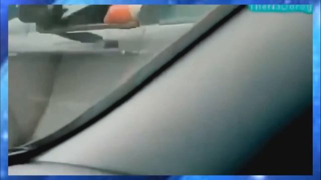 Russian women driving, this is horror !!!!! смотреть онлайн