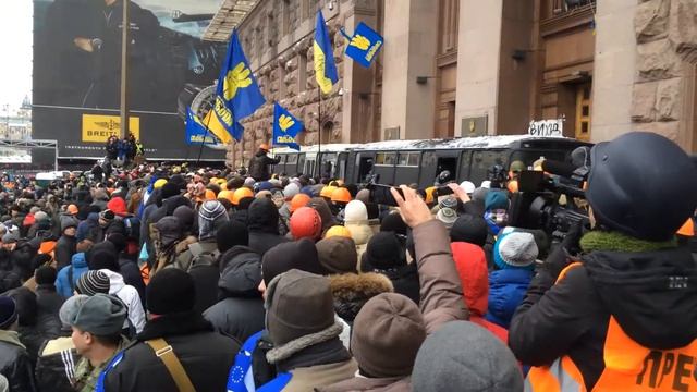 Беркут залишає КМДА смотреть онлайн