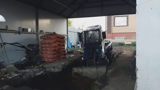 Минипогрузчик и смотравая яма смотреть онлайн