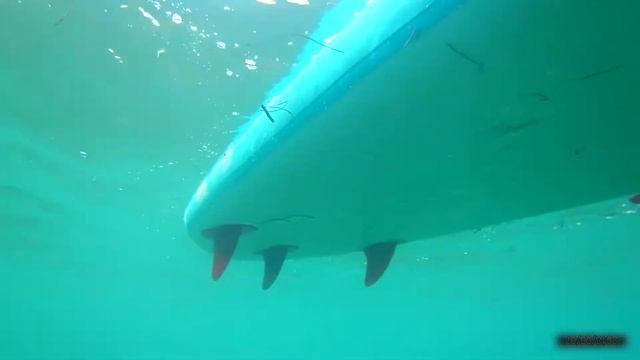 Paddling the Red Paddle Co Ride 10'6" MSL inflatable SUP смотреть онлайн