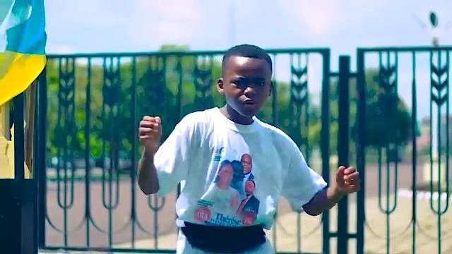 🎶CLIP OFFICIEL PETIT BETON CHANTE ; FATSHI 2024✌️✅️. COMBIEN /20 POUR LE PETIT ? смотреть онлайн