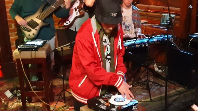 Koslov Club Jam session - CANTALOOP JAM - Featuring Eric Kholmatov Эрик (Холматов)(2024/04/01) смотреть онлайн
