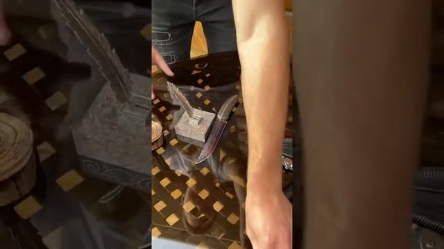 ЭКСКЛЮЗИВНАЯ КОЛЛЕКЦИЯ НАСТОЛЬНЫХ КОМПОЗИЦИЙ С НОЖОМ «ПЕРО» ‼️⚔️🔥 смотреть онлайн