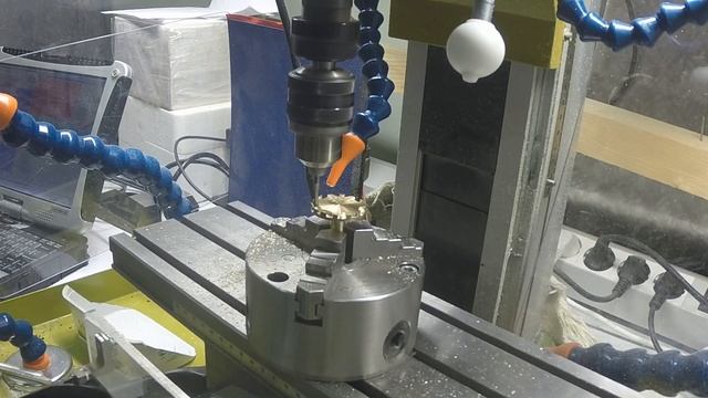 Proxxon FF500 CNC. Фрезеровка контура стяжного винта смотреть онлайн