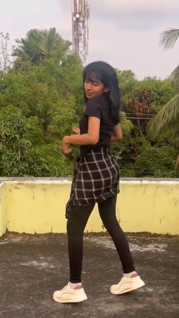 Smarter baby smarter😌 #smart #lesserafim #trending #dance #kpop #fyp #explore #shorts смотреть онлайн