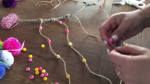 KURU DAL VE PONPONLARLA DUVAR DEKORU YAPIMI | WALL DECOR #diy #kendinyap