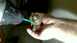 Установка межкомнатной ручки - защелки кноб (шар).