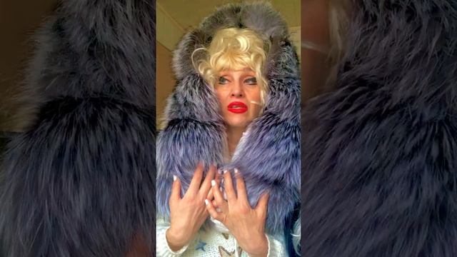 Я мечтала быть с детства певицей, художником-модельером, журналистом... смотреть онлайн