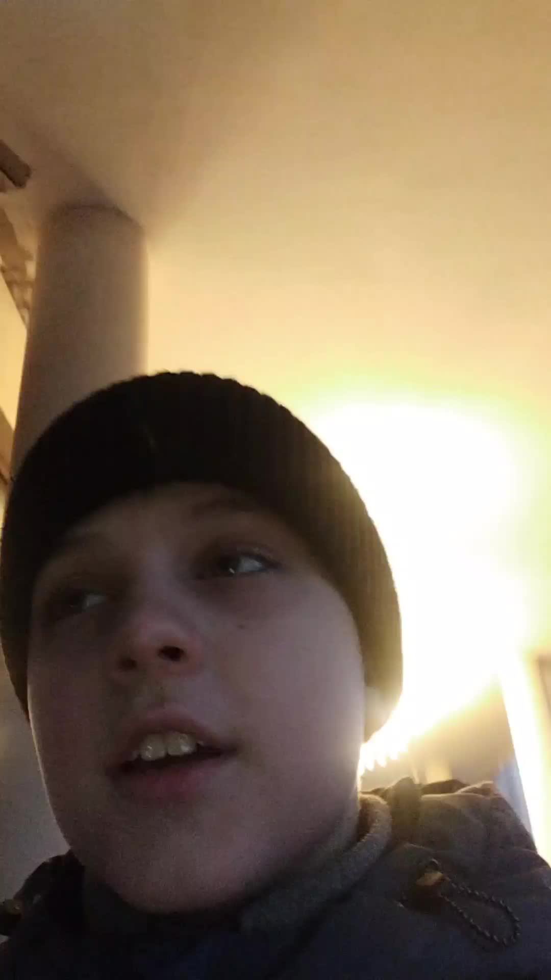 Я иду домой и рассказываю