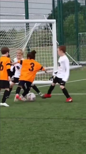 Будущий Салах - Арат Хоссейни 😳💪💥 смотреть онлайн