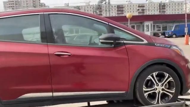 Компания ПривозАвто привезла три СНEVRОLEТ BОLТ 2017 года в Москву. www.privozauto.ru смотреть онлайн