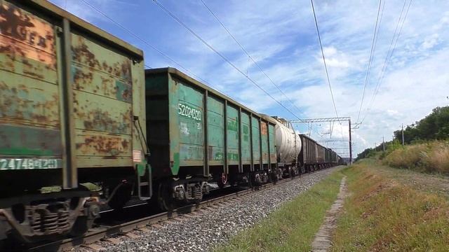 "В двойной тяге". ВЛ10У-171/143 с грузовым поездом смотреть онлайн