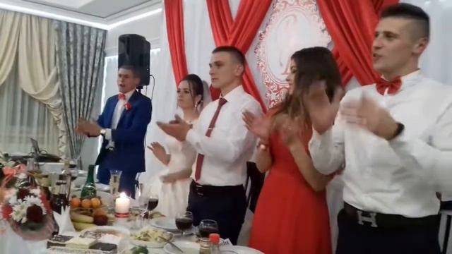 Ведучі свята 