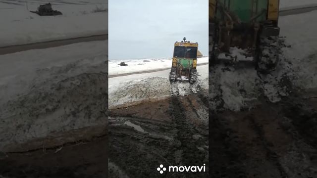 Проснулся после длительного отпуска,ДТ 75. смотреть онлайн