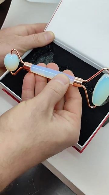 Подарочный набор к 8 Марта массажный роллер и скребок гуаша для лица смотреть онлайн