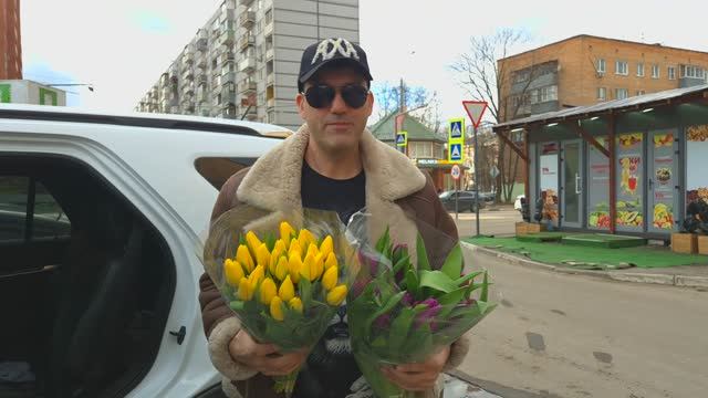 С праздником 8 марта, дорогие дамы! смотреть онлайн