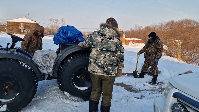 12.01.2023 г.Хабаровский край.Советская Гавань. Вышли на подмогу, наш Дед и наш сосед Дядя Валя. смотреть онлайн