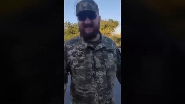 ТЦК зупиняють авто для повістки. Незаконні дії смотреть онлайн