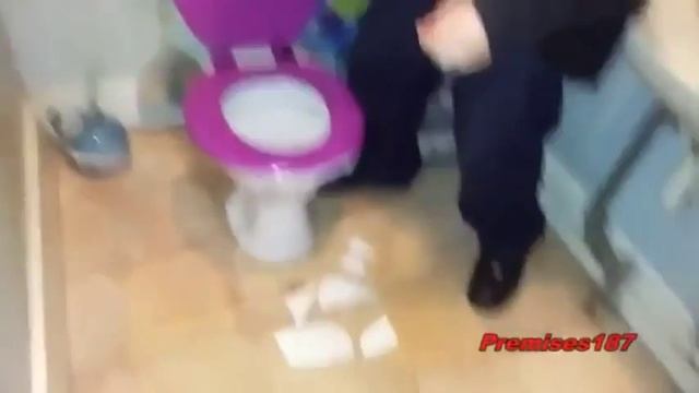 Как Пробить дно бутылки ладонью смотреть онлайн