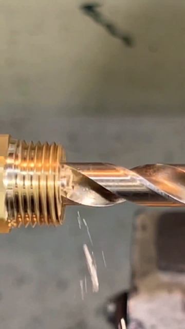 #darkravenworks #machining #npt thread #bronze #industrial смотреть онлайн