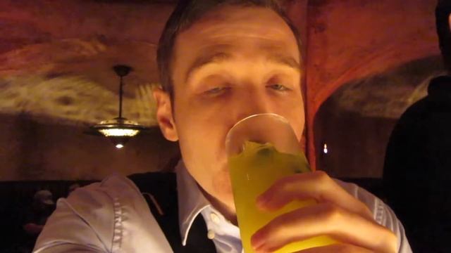 Oga's Cantina Review and Menu - Star Wars Galaxy's Edge смотреть онлайн