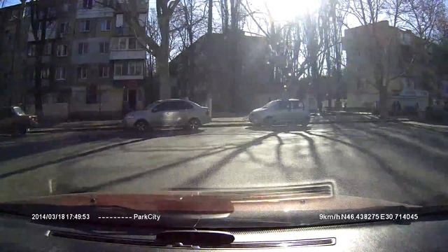 Опасный идиот на встречке смотреть онлайн