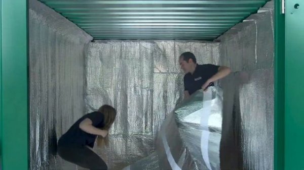 How to fit an insulation kit into a flat pack storage container