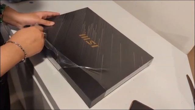 Unboxing The MSI Summit E13 Flip Expo