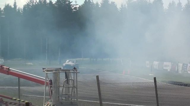e36 Cresta Jzx81 Drifting at Gröndal SPDS #3 смотреть онлайн